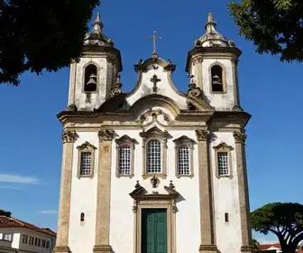 Descubra a Igreja de Nossa Senhora da Assunção de Ravena em Sabará