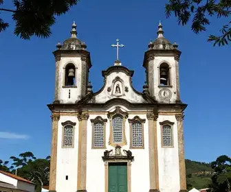 Explore a Igreja de Nossa Senhora do Rosário de Ravena em Sabará - MG