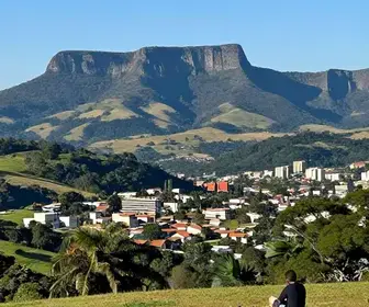 Mirante da Terra Branca: Um Olhar Panorâmico sobre Sabará