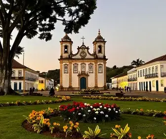 Praça Melo Viana: O Coração Histórico de Sabará